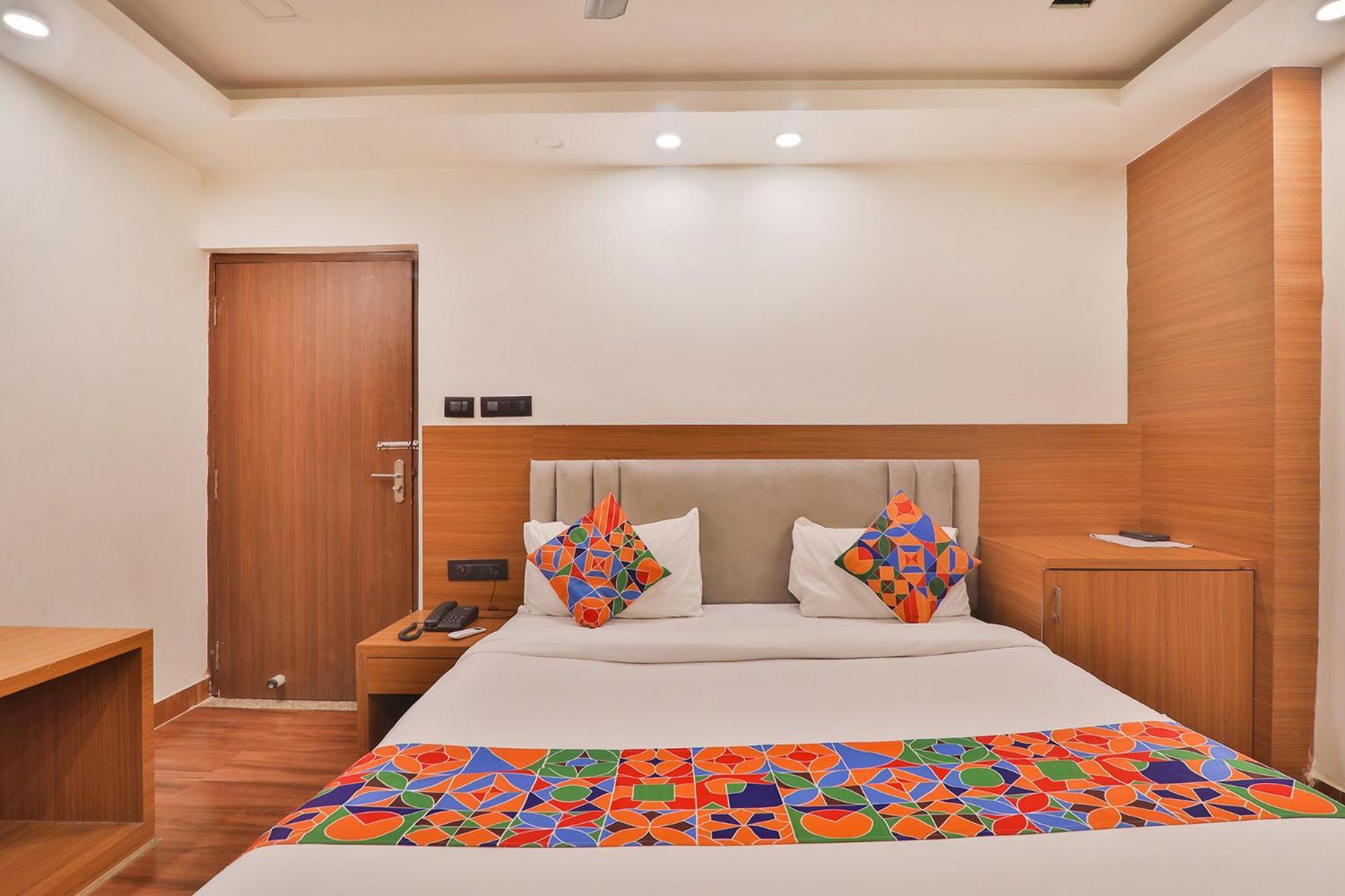 Fabhotel Shaurya Inn Lucknow Bagian luar foto