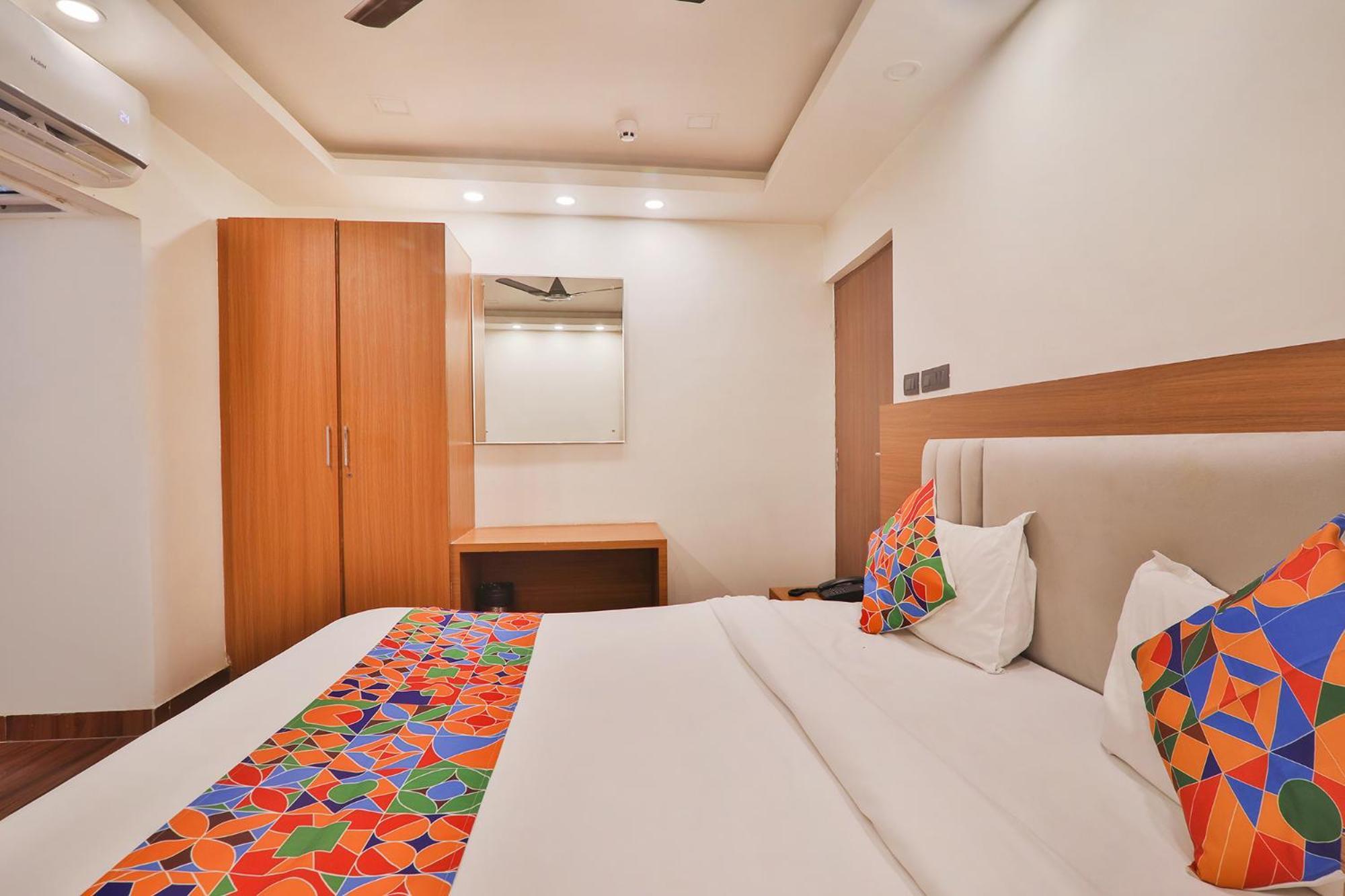 Fabhotel Shaurya Inn Lucknow Bagian luar foto